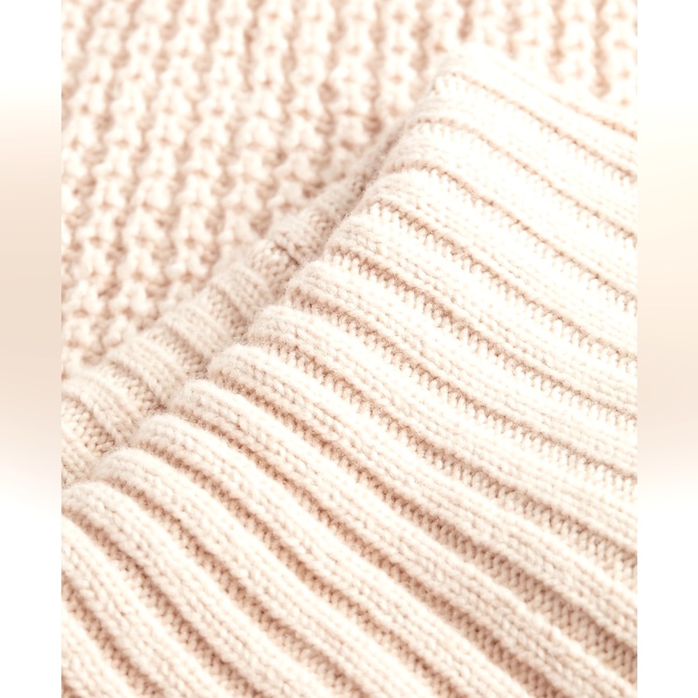 Women’s Express off the shoulder Sweater!!!! 🤍🔥 - Picture 6 of 11